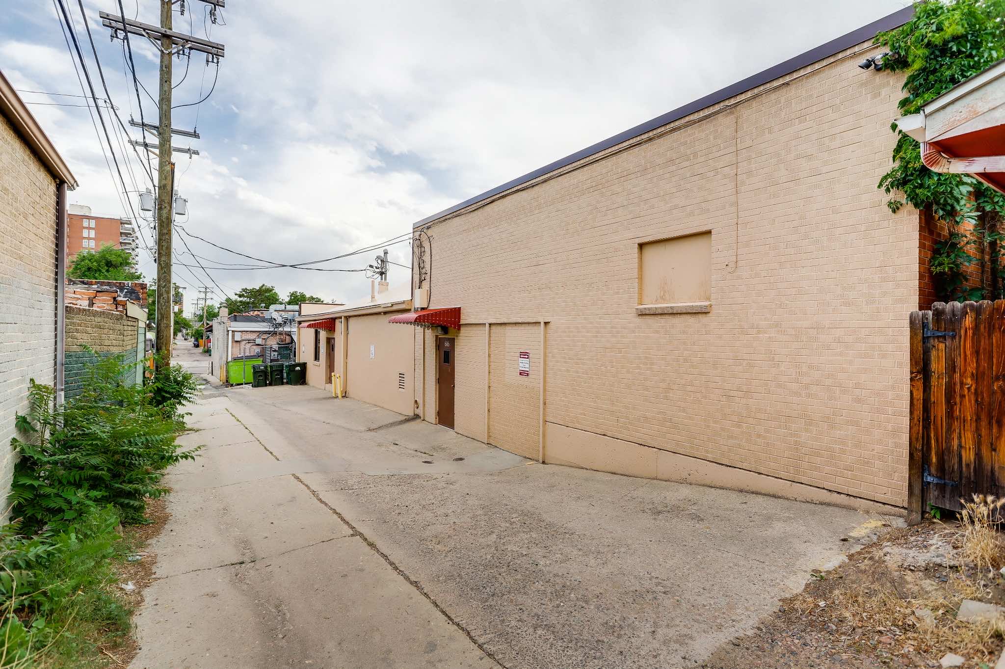 Washington St Rear Parking | Premier Office Suites in Capitol Hill, Denver | Washington St Offices LLC